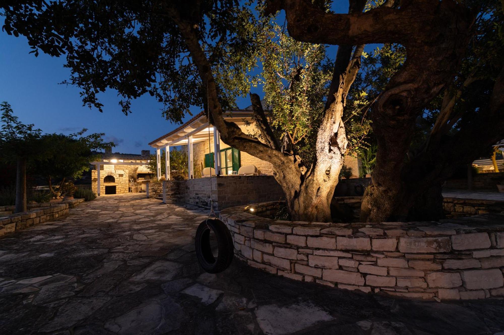 Carob Villa Moirai Экстерьер фото