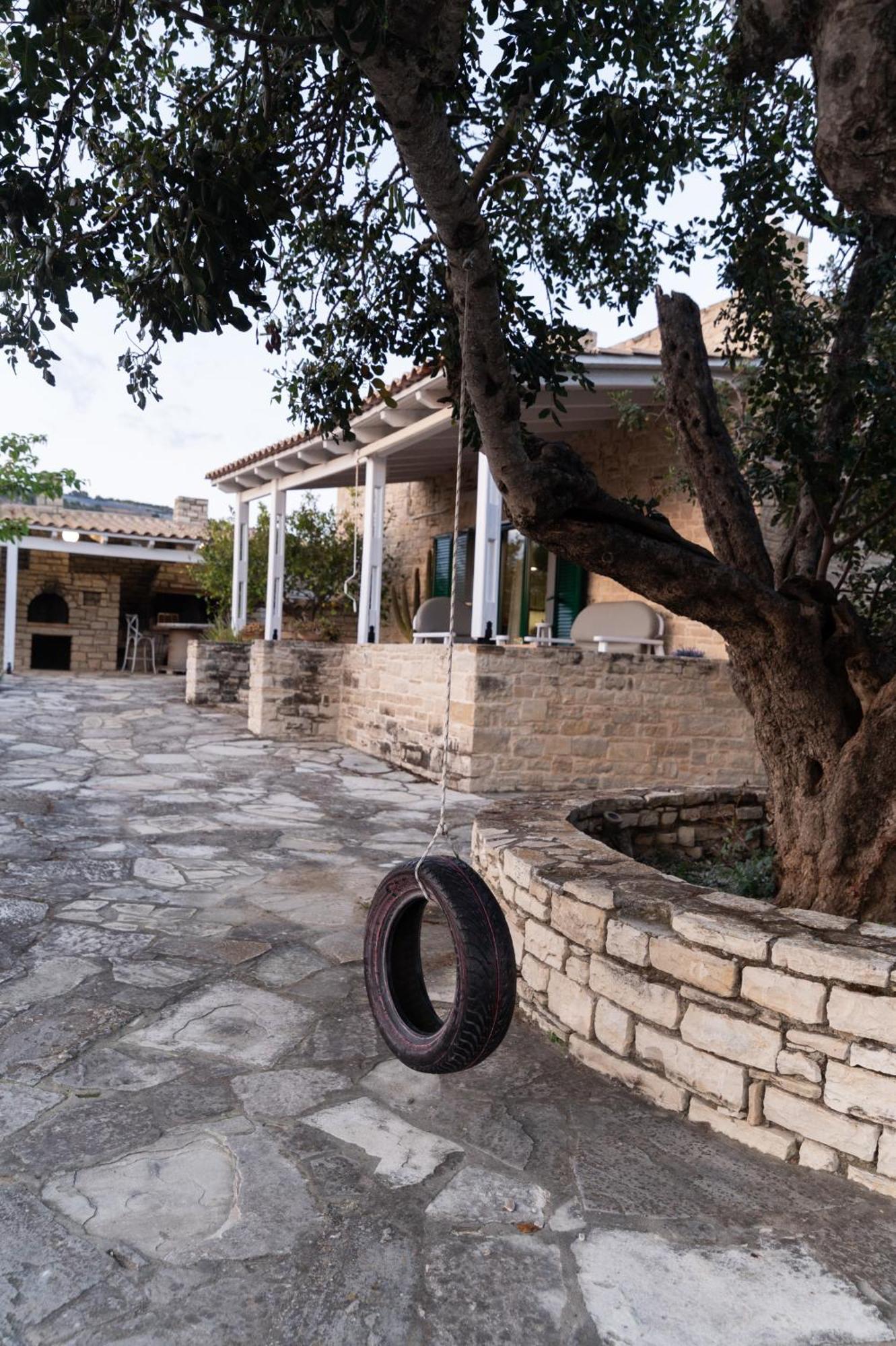 Carob Villa Moirai Экстерьер фото