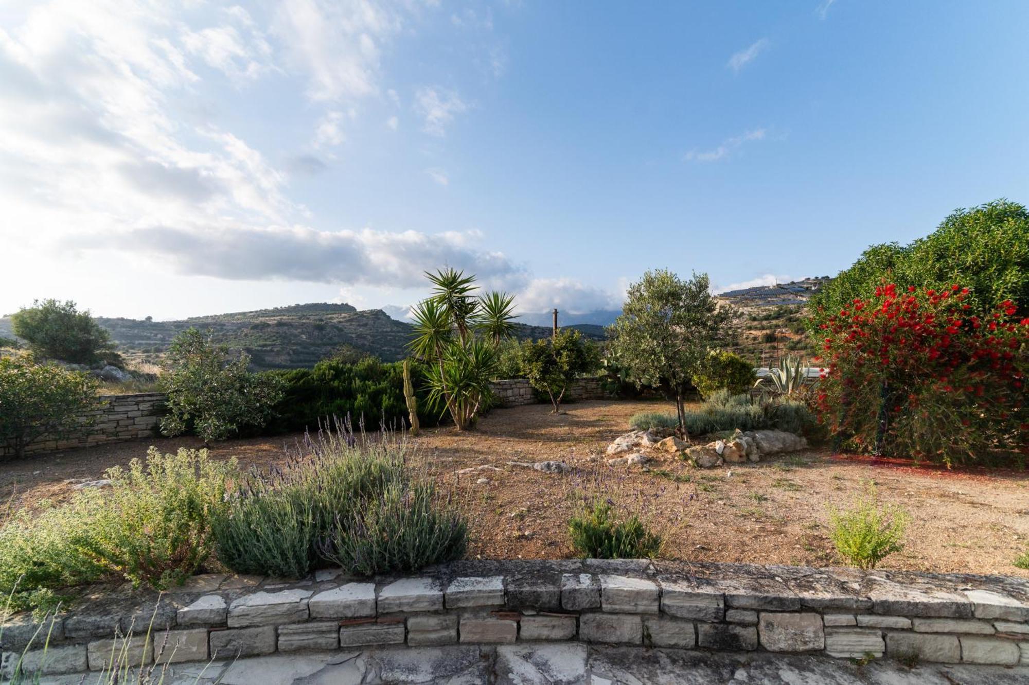 Carob Villa Moirai Экстерьер фото