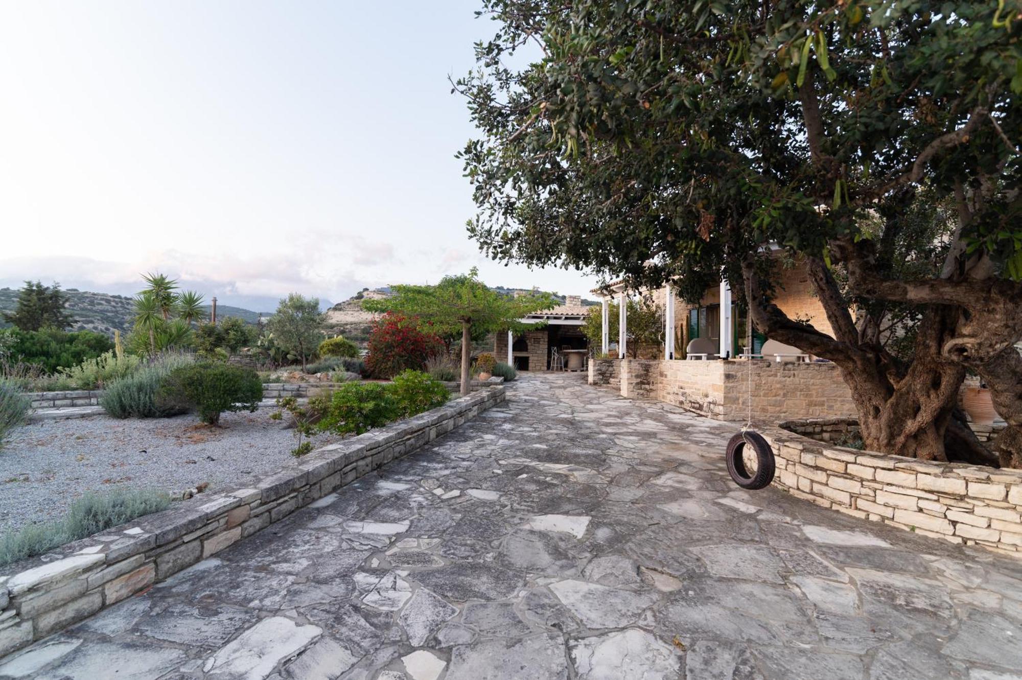 Carob Villa Moirai Экстерьер фото