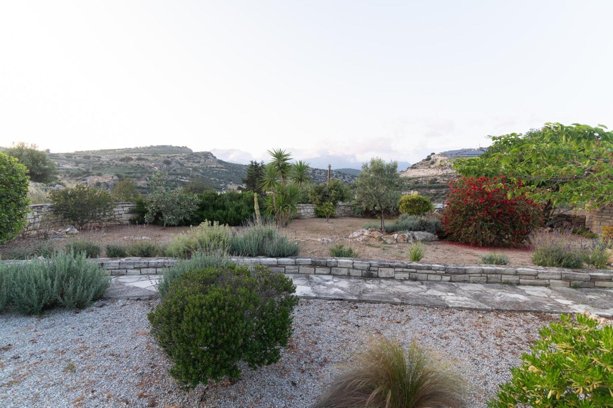Carob Villa Moirai Экстерьер фото