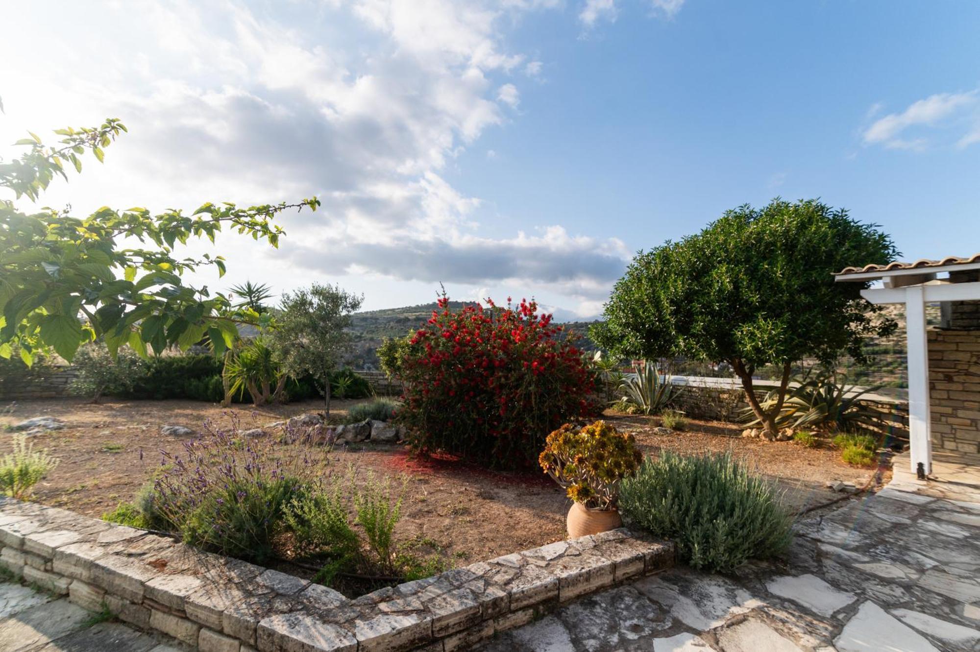 Carob Villa Moirai Экстерьер фото