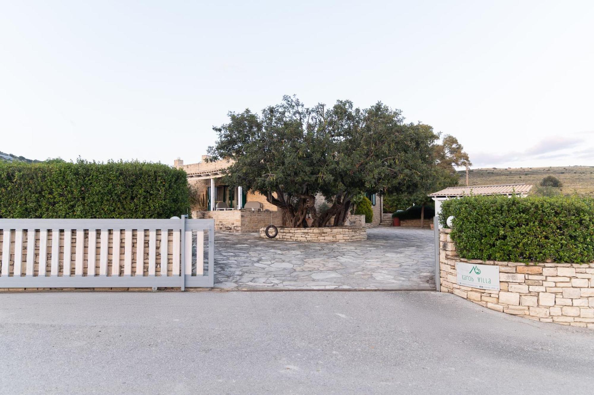 Carob Villa Moirai Экстерьер фото
